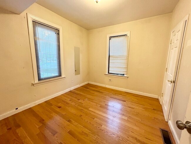Building Photo - 1558 Tremont St