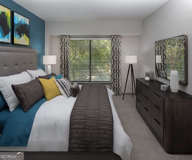 Foto del edificio - 960 East Paces Ferry Rd NE