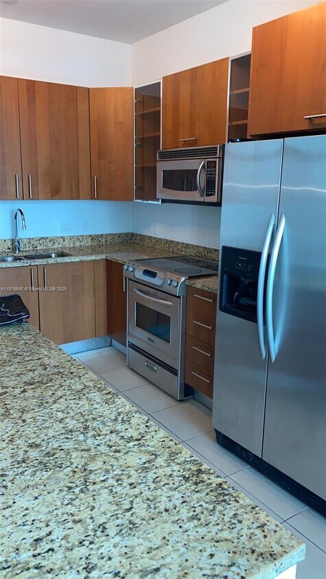 Foto principal - 1945 S Ocean Dr