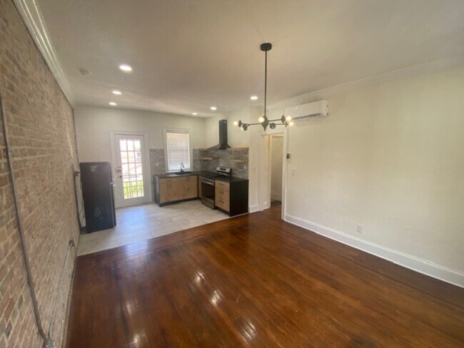 Foto del edificio - 2738 Riverside Ave
