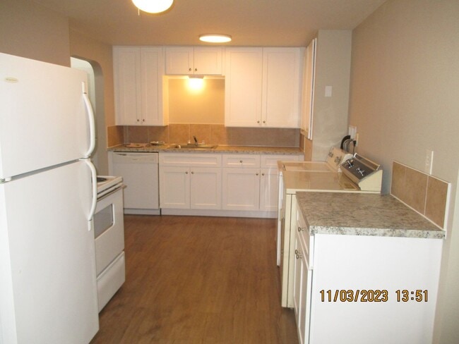Building Photo - Molz-6409/11