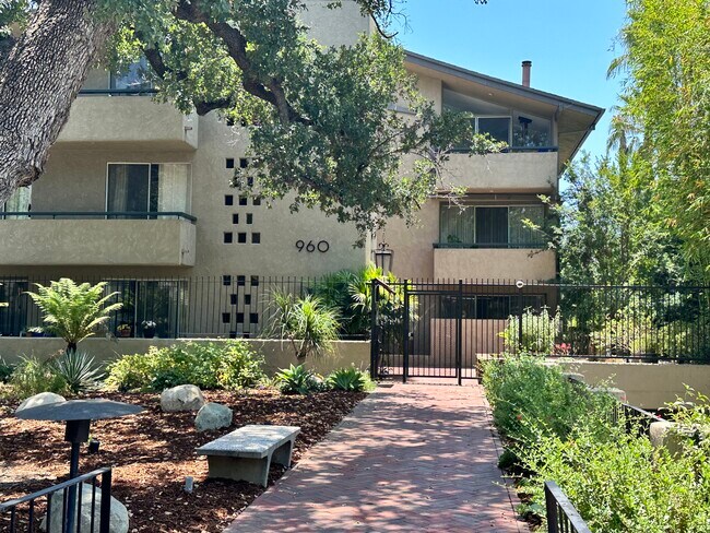 Foto del edificio - 960 San Pasqual St
