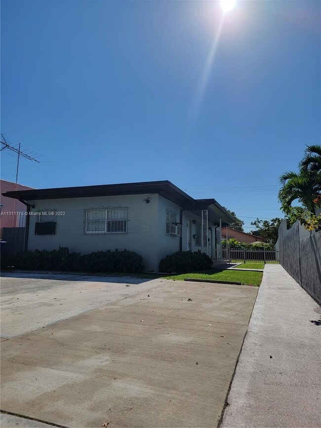 Building Photo - 3690 SW 24th St
