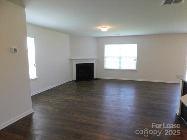 Building Photo - 3995 BETHESDA Pl