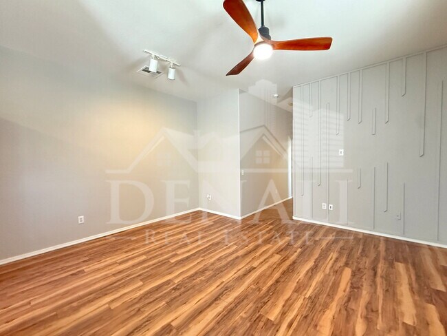 Foto del edificio - 9233 E Neville Ave