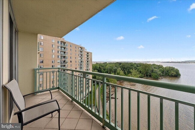 Foto del edificio - 501 Slaters Ln