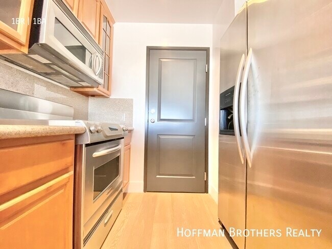 Building Photo - 1155 N La Cienega Blvd West Hollywood, CA ...