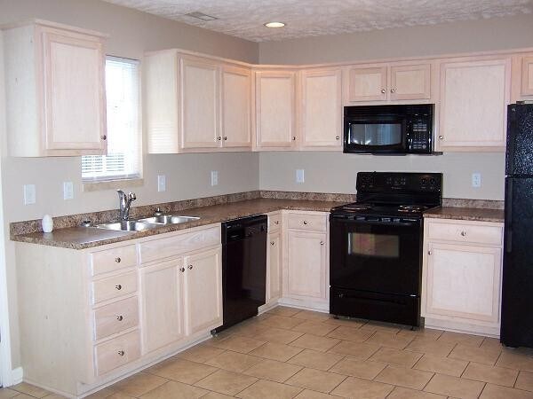 Foto del edificio - 1211 N Church St