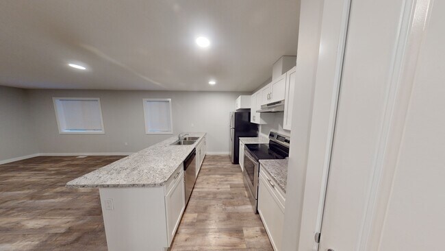 Building Photo - 9527 113 Ave