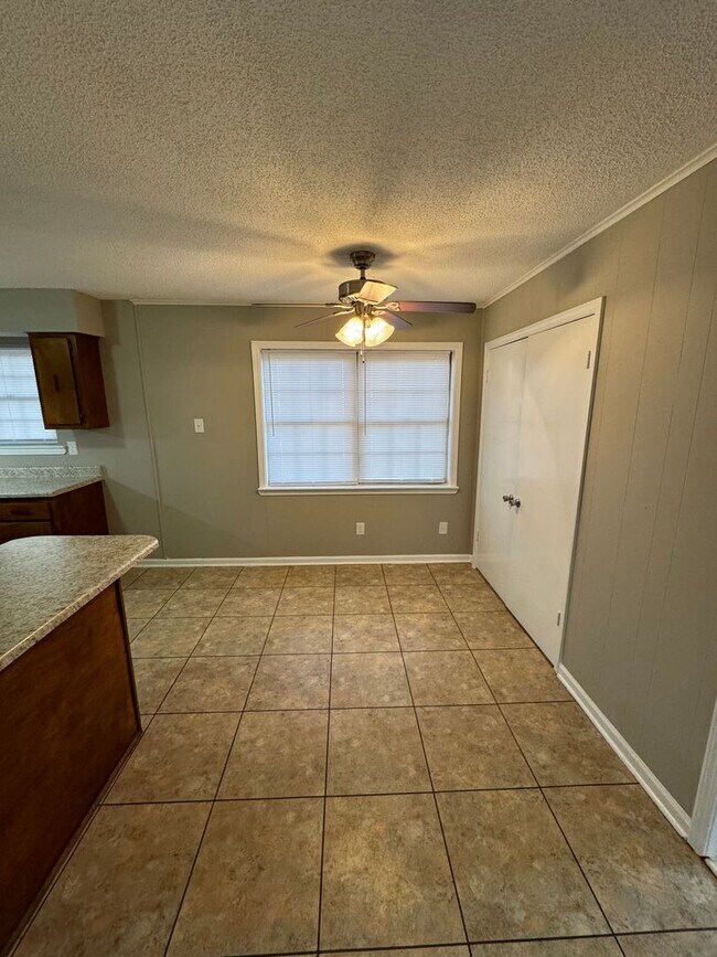 Foto del edificio - Renovated 3 Bedroom 1 Bath Home for Rent!