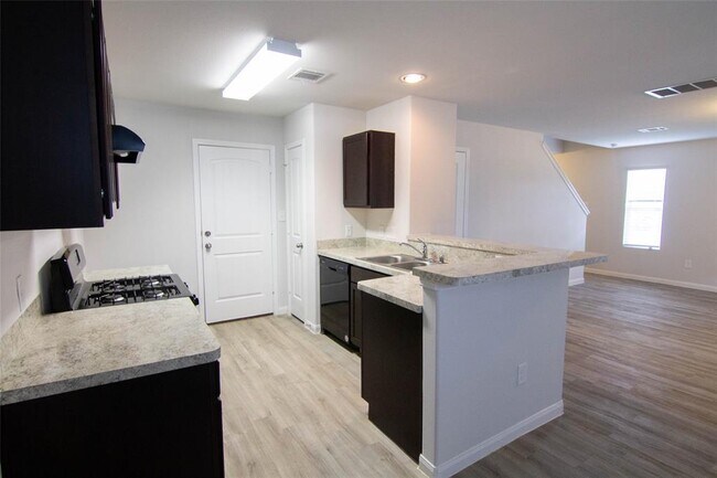 Building Photo - 4115 Silver Ranch Rd
