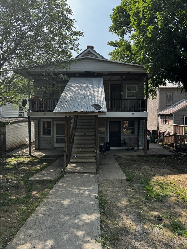 Primary Photo - 537 N Queen St