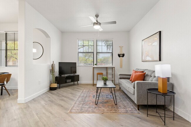 Building Photo - 9450 W Cabela Dr