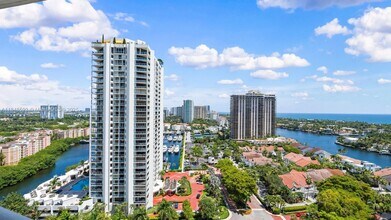 Building Photo - 19400 Turnberry Way