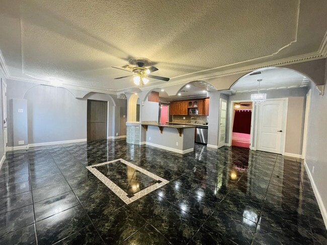 Building Photo - 8231 SW 9th Ct