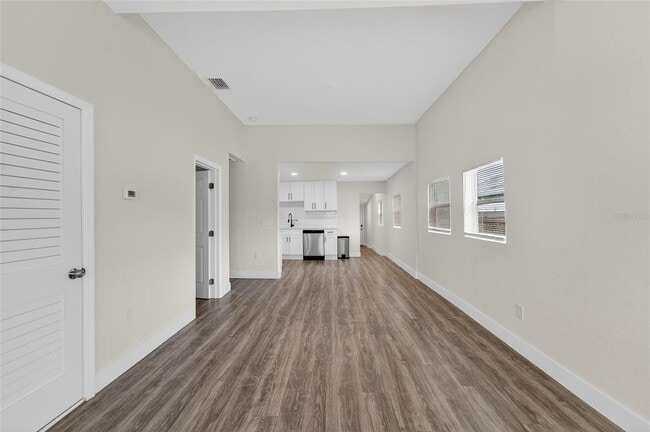 Foto del edificio - 2525 W Beach St