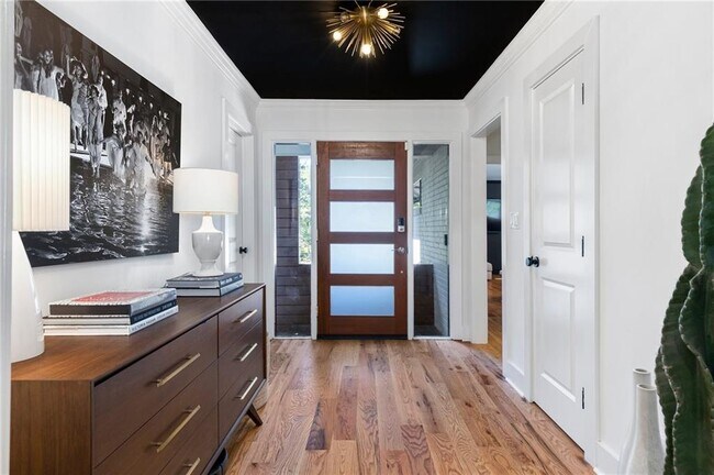 Foto del edificio - 1723 Dunwoody Pl NE