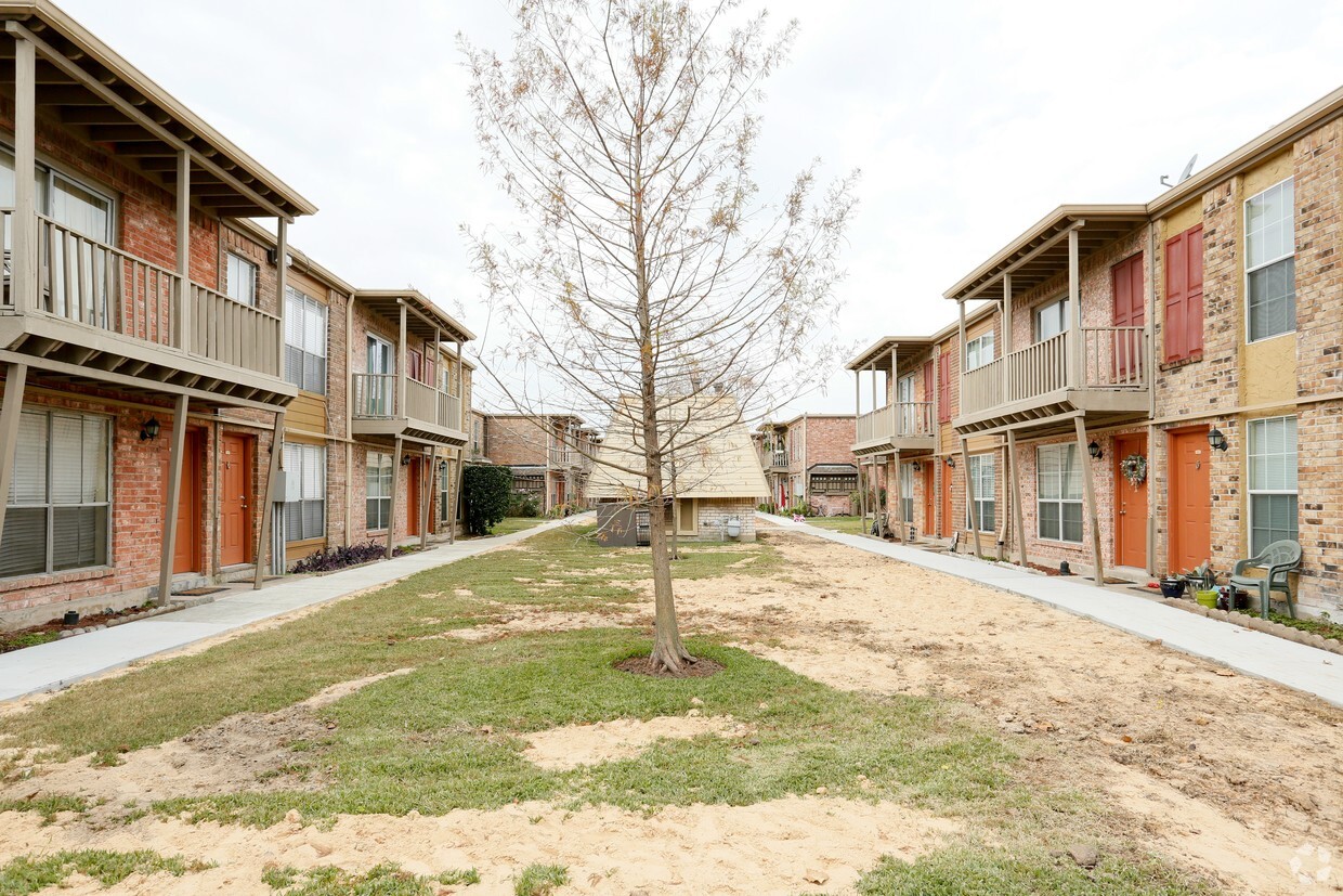 Primary Photo - Alta Vista Townhomes