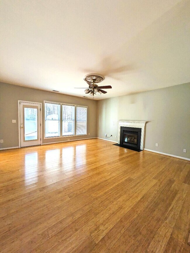 Foto del edificio - 212 N Honey Springs Ave