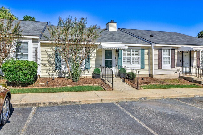 Foto del edificio - 2207 Thicket Ct