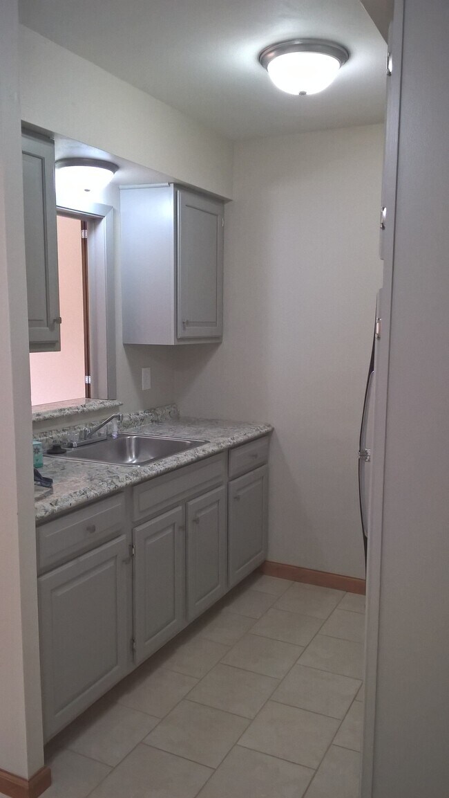 Foto del edificio - 2345 S Howell Ave