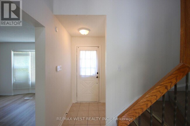 Building Photo - 7 Mcgillivary Crescent