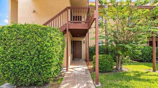 Photo - 1303 Lakeview Drive E Unit Apartment