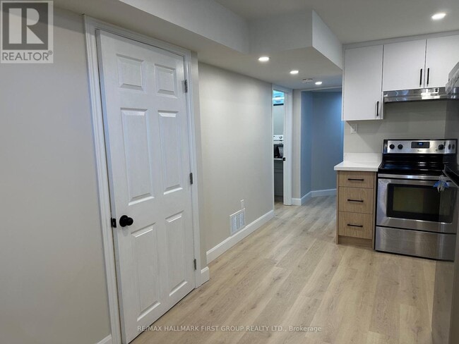 Building Photo - 54 Longueuil Pl