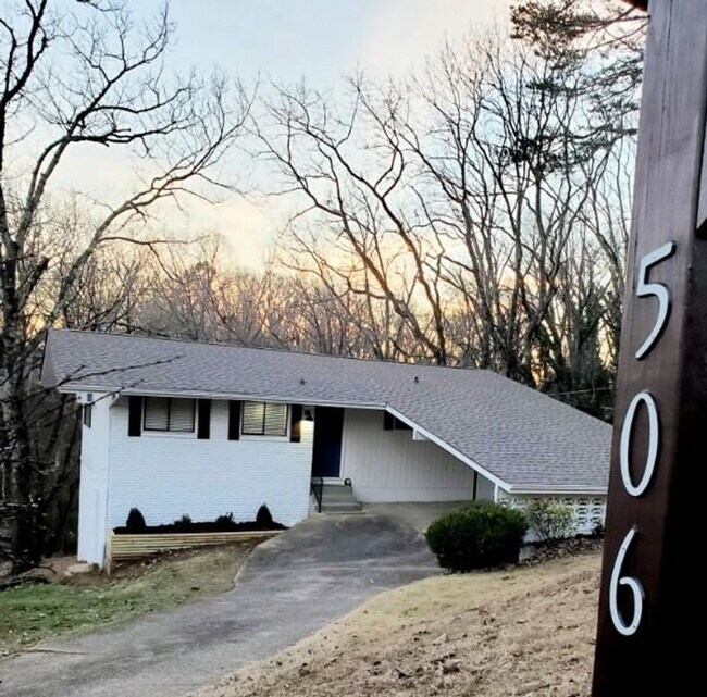 Foto del edificio - 4 Bedroom Red Bank home!