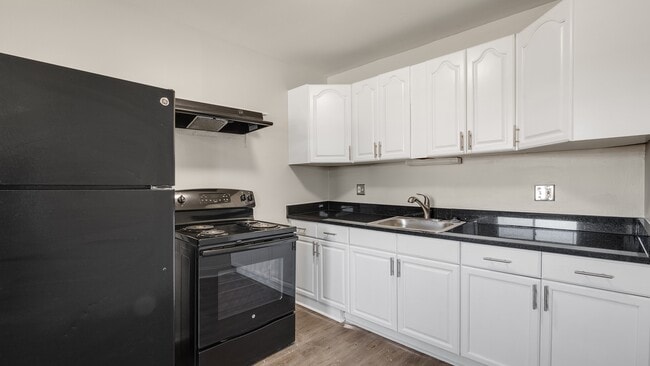 1BR - Classic Kitchen - Sunrise at Lincoln