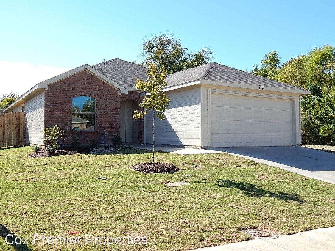 4 br, 2 bath House - 4826 Nuevo Laredo Photo