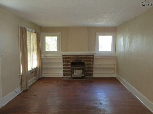 Building Photo - 1511 Westlake Dr
