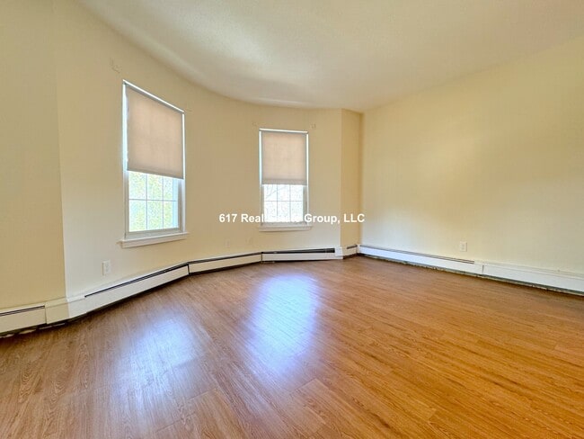 Foto del edificio - 74 S Huntington Ave