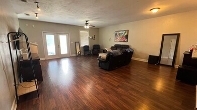 Building Photo - 256 Soho Ct