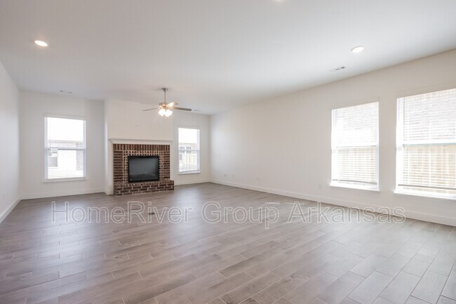 Building Photo - 2060 Tallgrass Ter