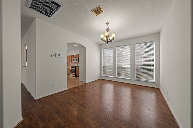 Foto del edificio - 24227 Ayscough Ln