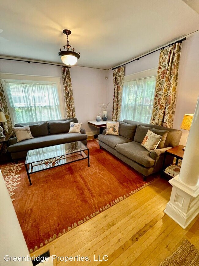 Building Photo - 4 br, 2.5 bath House - 1416 NE Tillamook St.