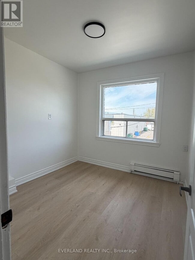 Building Photo - 247 Belgravia Ave