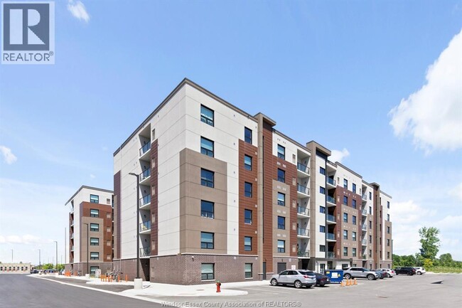 Building Photo - 728 Brownstone Dr