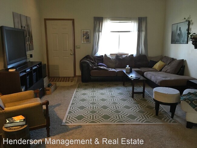 Foto del edificio - 1 br, 1 bath Apartment - 1002 E. 16th St.
