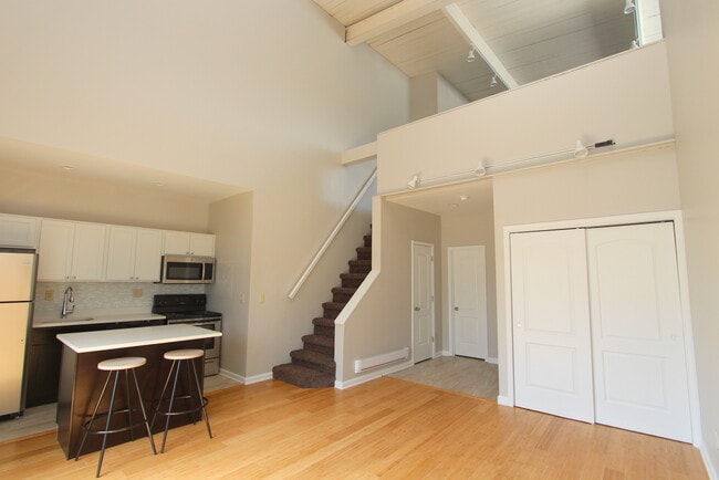 Building Photo - Bryant Lofts