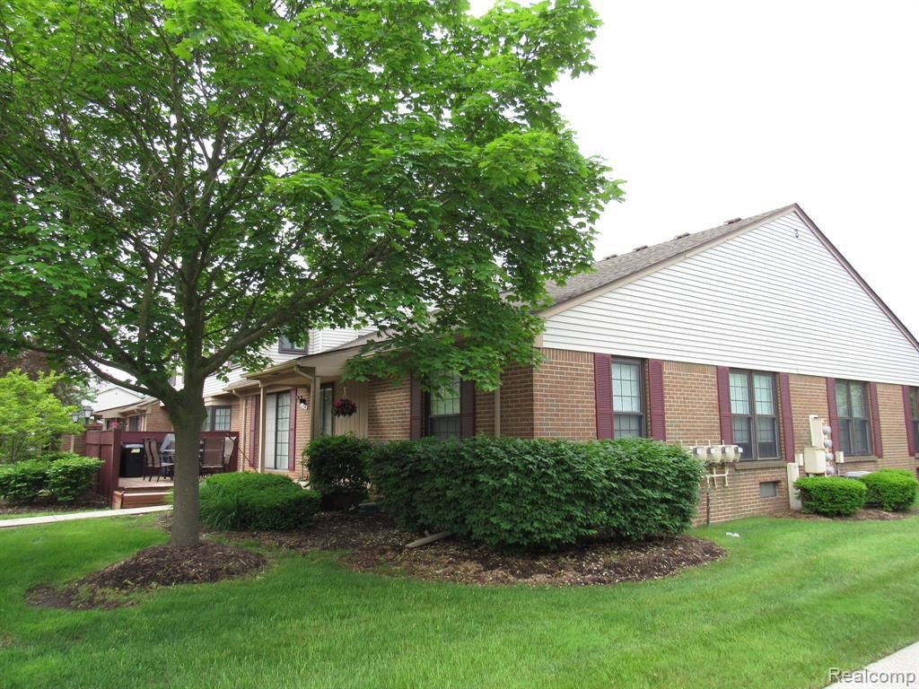 Primary Photo - 31240 Country Way