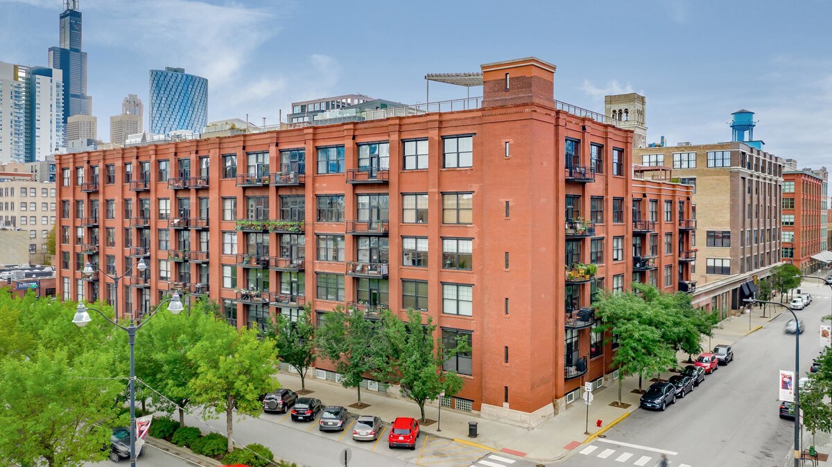 Primary Photo - 1000 W Washington Blvd