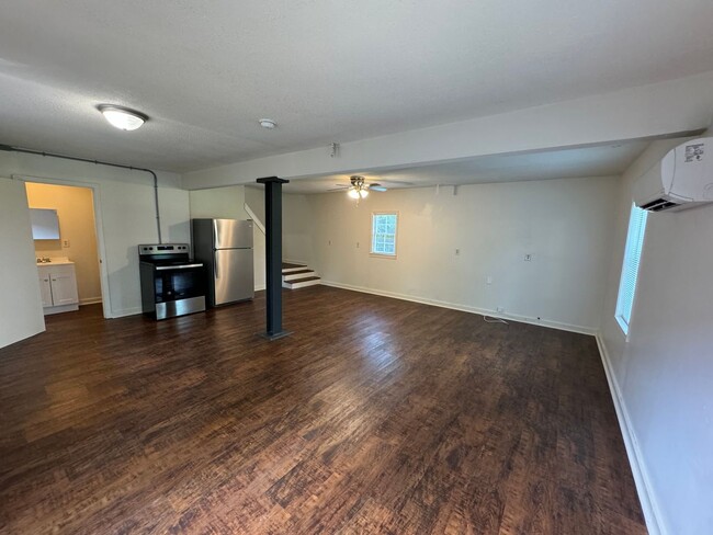 Foto del edificio - 1/1 Garage Apartment in Old Summerville Pa...