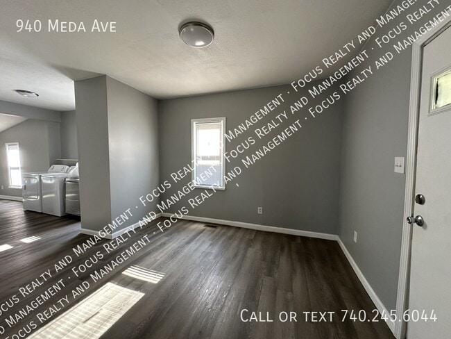 Foto del edificio - 940 Meda Ave