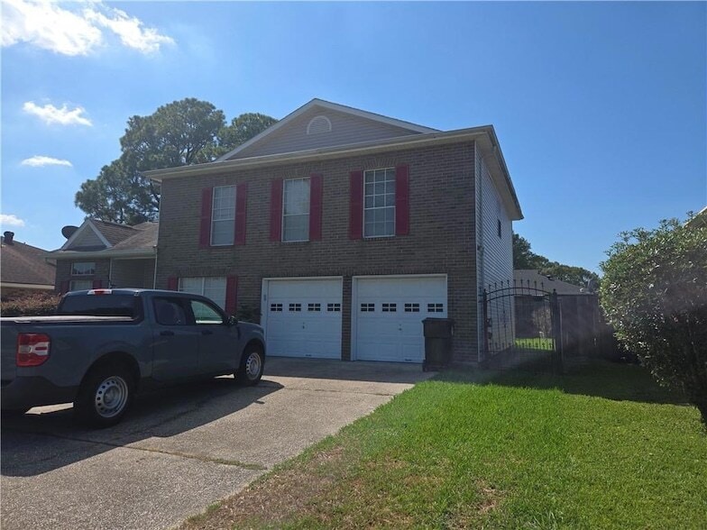 Foto principal - 1701 Rivertree Ct