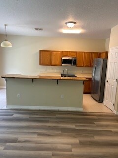 Building Photo - Renovated 3 Bedroom 2 Bath Family Home