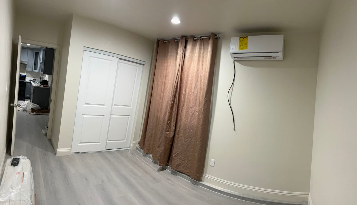 Building Photo - 3721 Vineland Ave