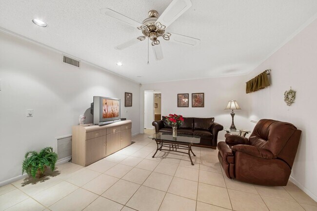 Foto del edificio - 417 Pine Glen Ln