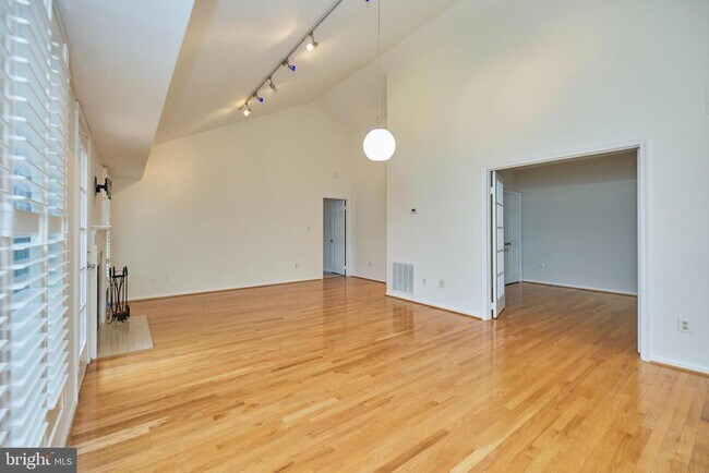 Building Photo - 1565 Church Hill Pl